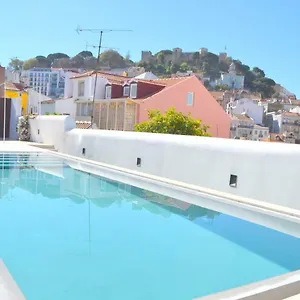 rh-aura-19-swimming-pool-terrace-view.hotels-lisbon-portugal.com/